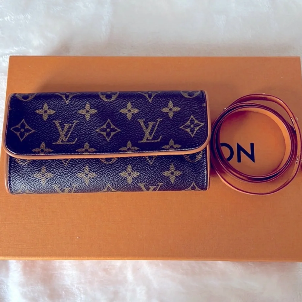Vintage Louis Vuitton Fanny Pack - Picture 1 of 12